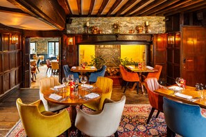 Serviço de café da manhã, culinária britânica, vistas para o jardim 