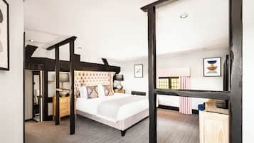 Suite, 1 habitación | Ropa de cama hipoalergénica y caja de seguridad en la habitación