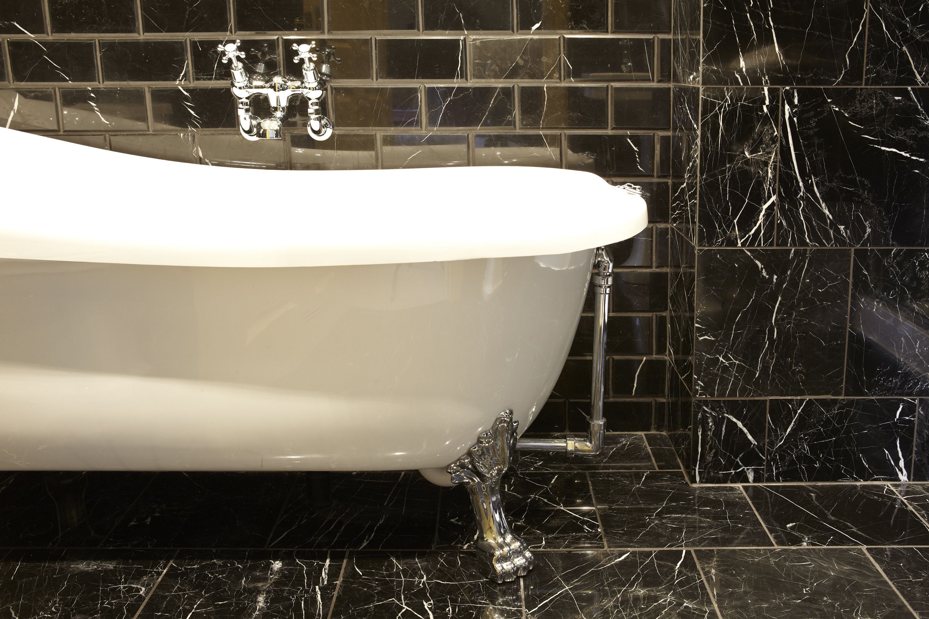 deluxe twin room | deep-soaking bathtub