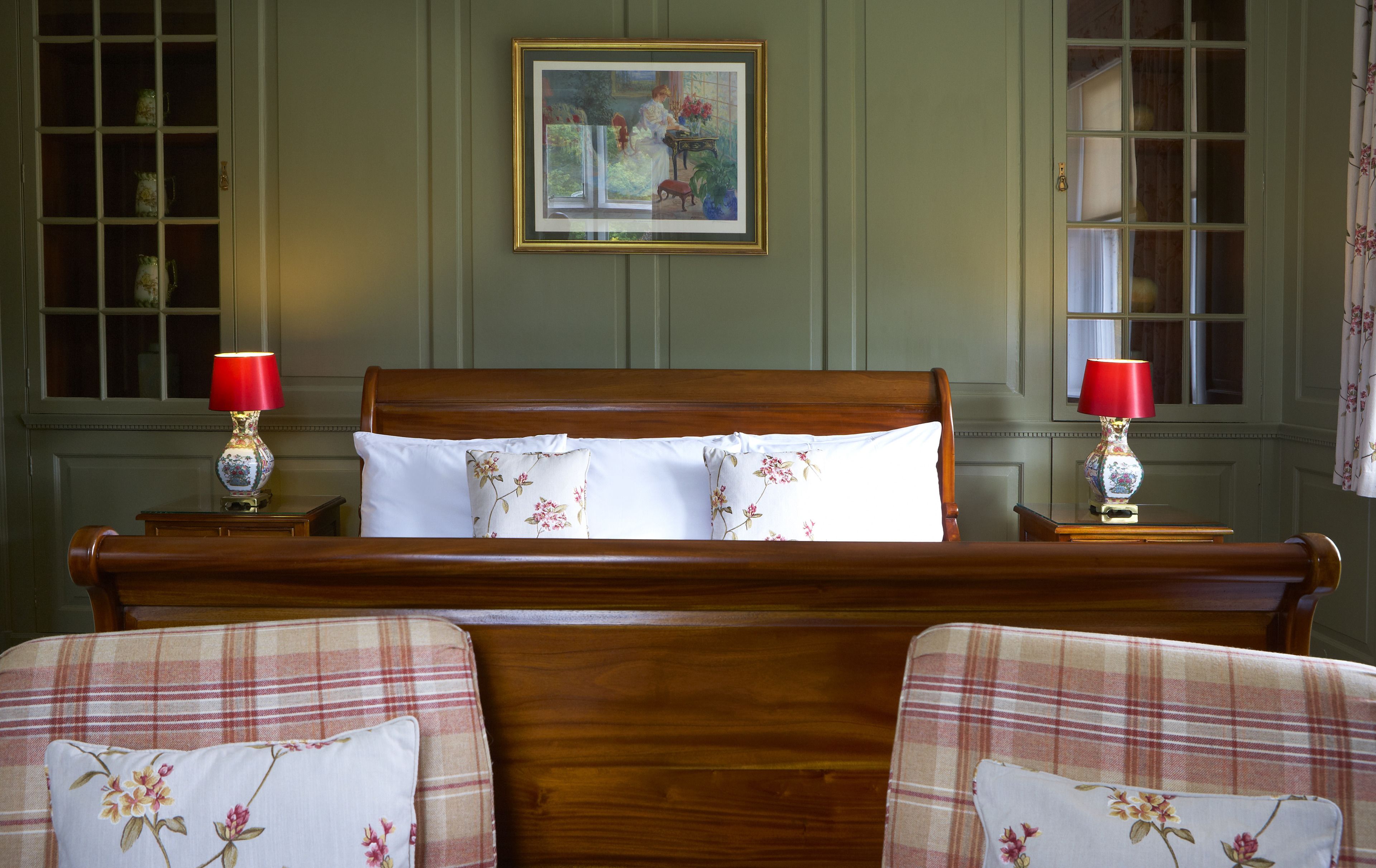 deluxe double room | individually decorated, individually furnished, desk, laptop workspace