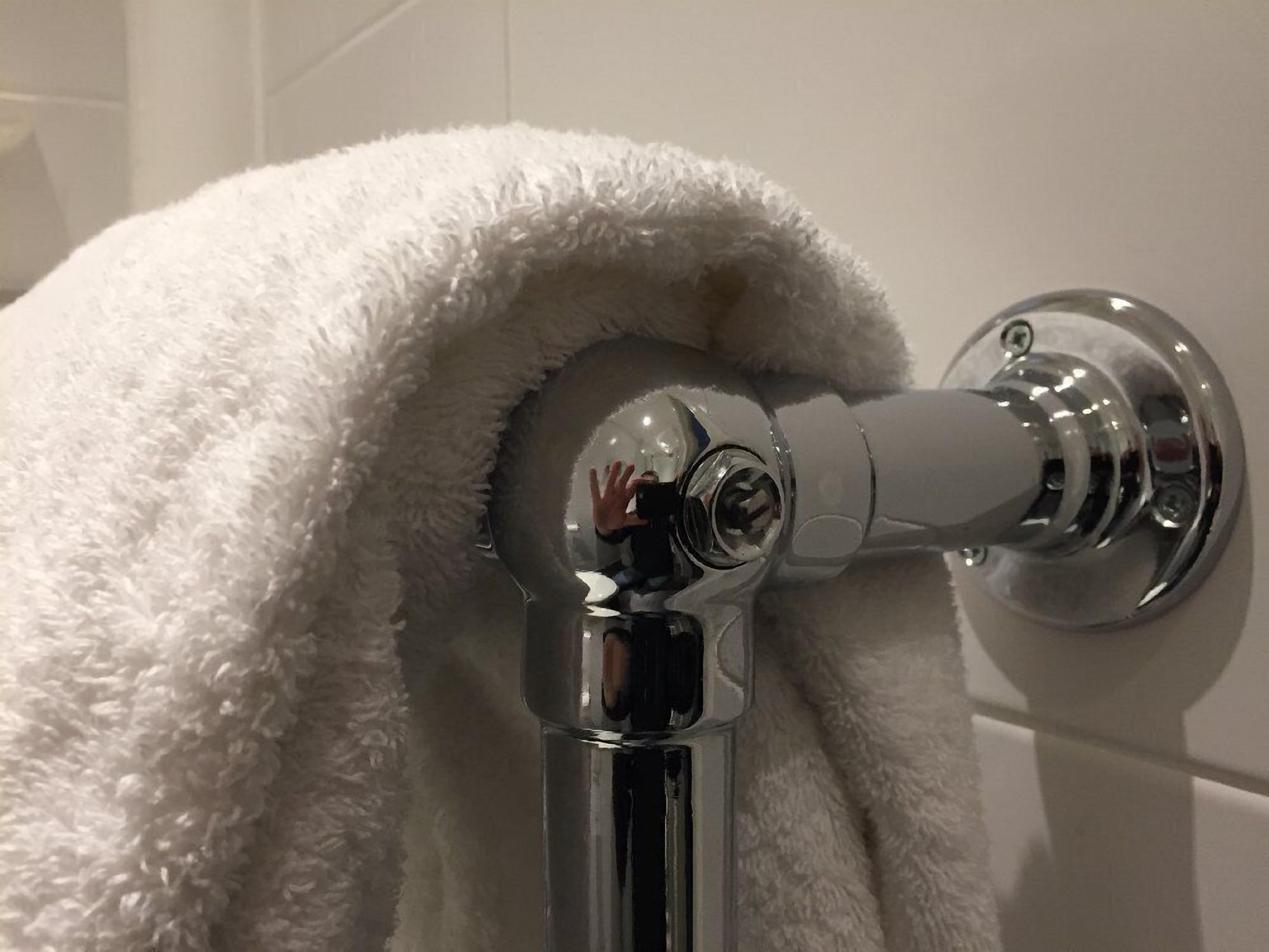 standard single room | bathroom amenities | designer toiletries, hair dryer, towels