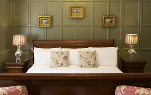 Deluxe Double Room | 1 bedroom, individually decorated, individually furnished, desk