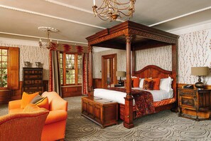 Premium bedding, in-room safe, individually decorated