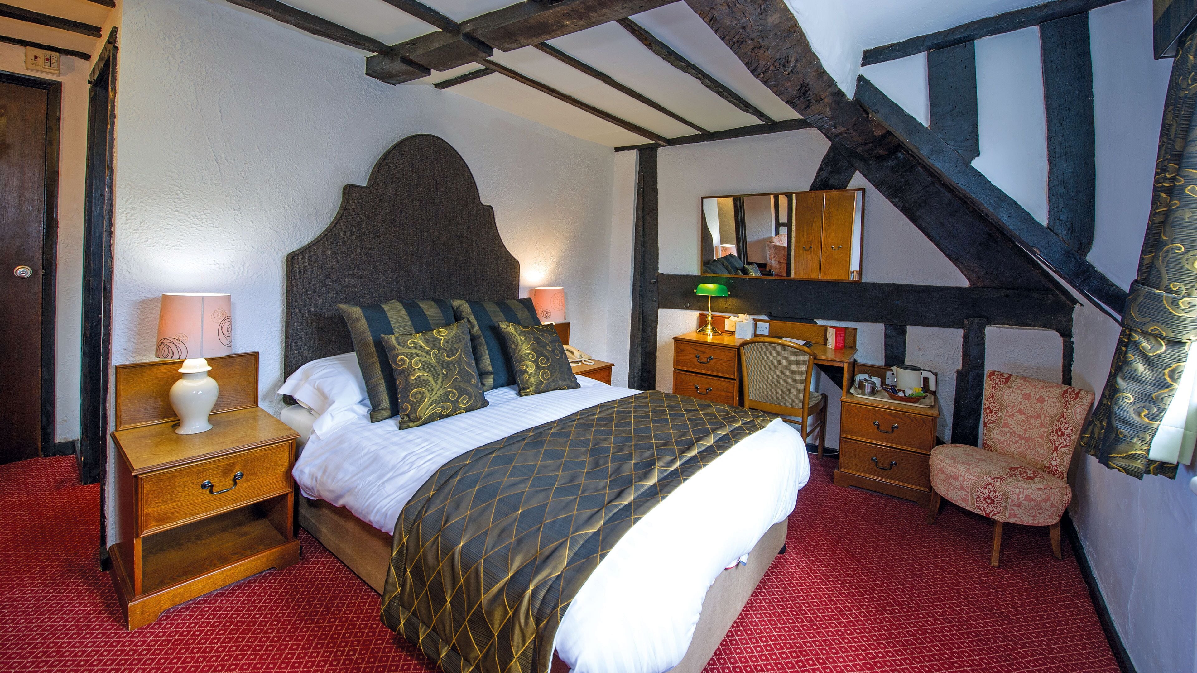 superior room | premium bedding, desk, free wifi, bed sheets