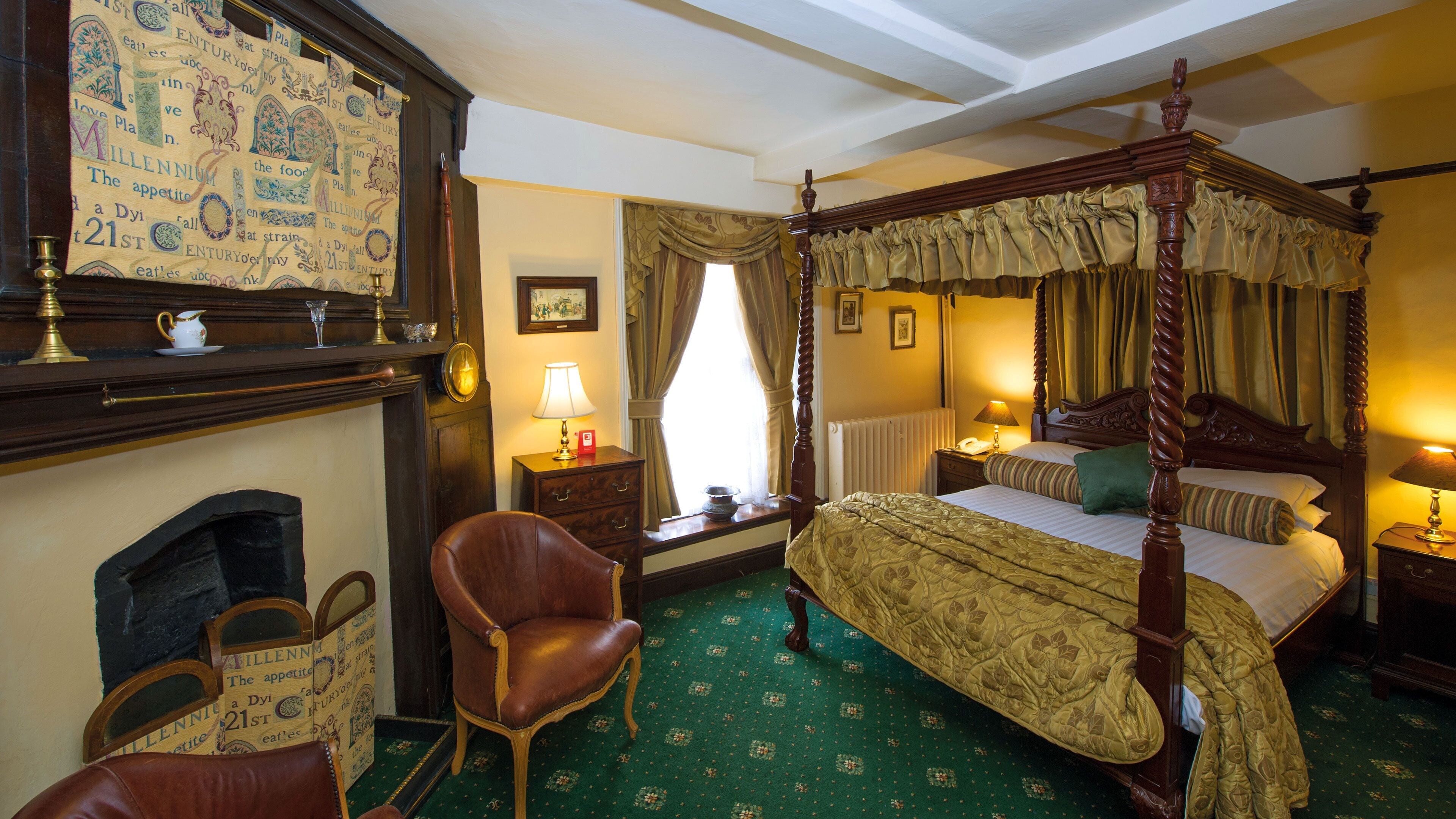 superior room | premium bedding, desk, free wifi, bed sheets