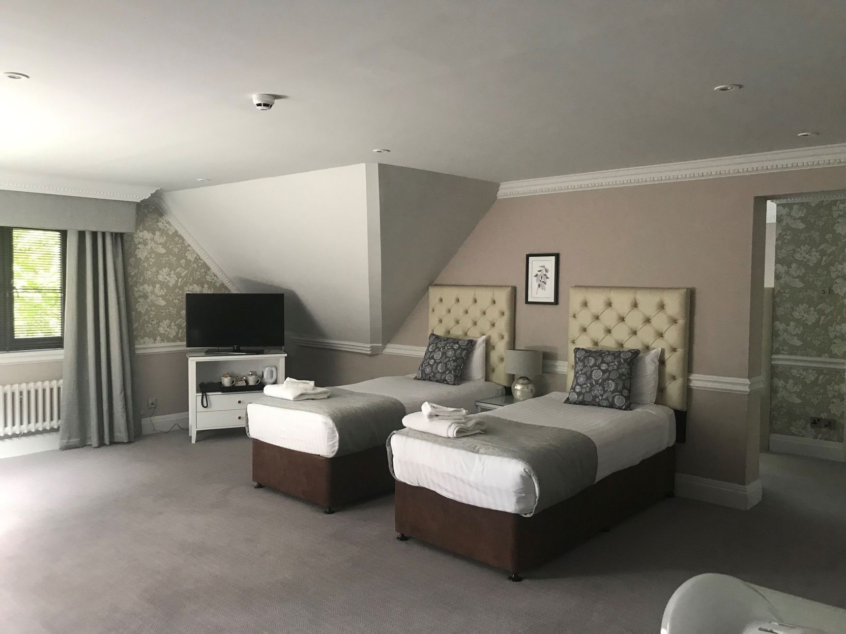 In-room safe, desk, iron/ironing board, free WiFi