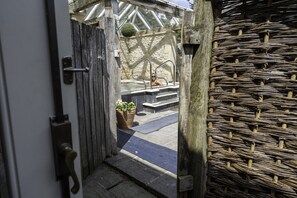 Allergikerbettwaren, Zimmersafe, individuell dekoriert