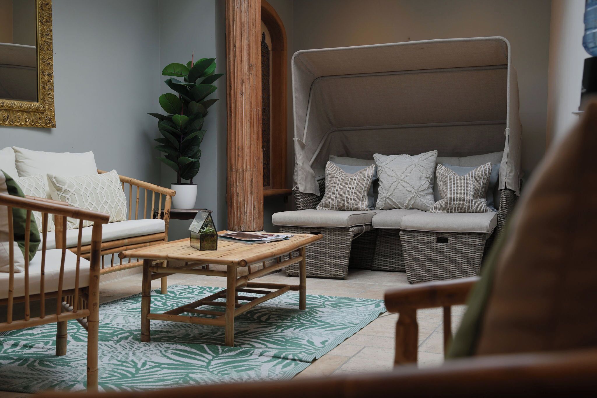 couples treatment room(s), sauna, hot tub, steam room, body treatments