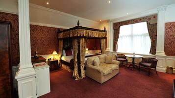 Suite, 1 Double Bed, Non Smoking | In-room safe, desk, blackout curtains, iron/ironing board