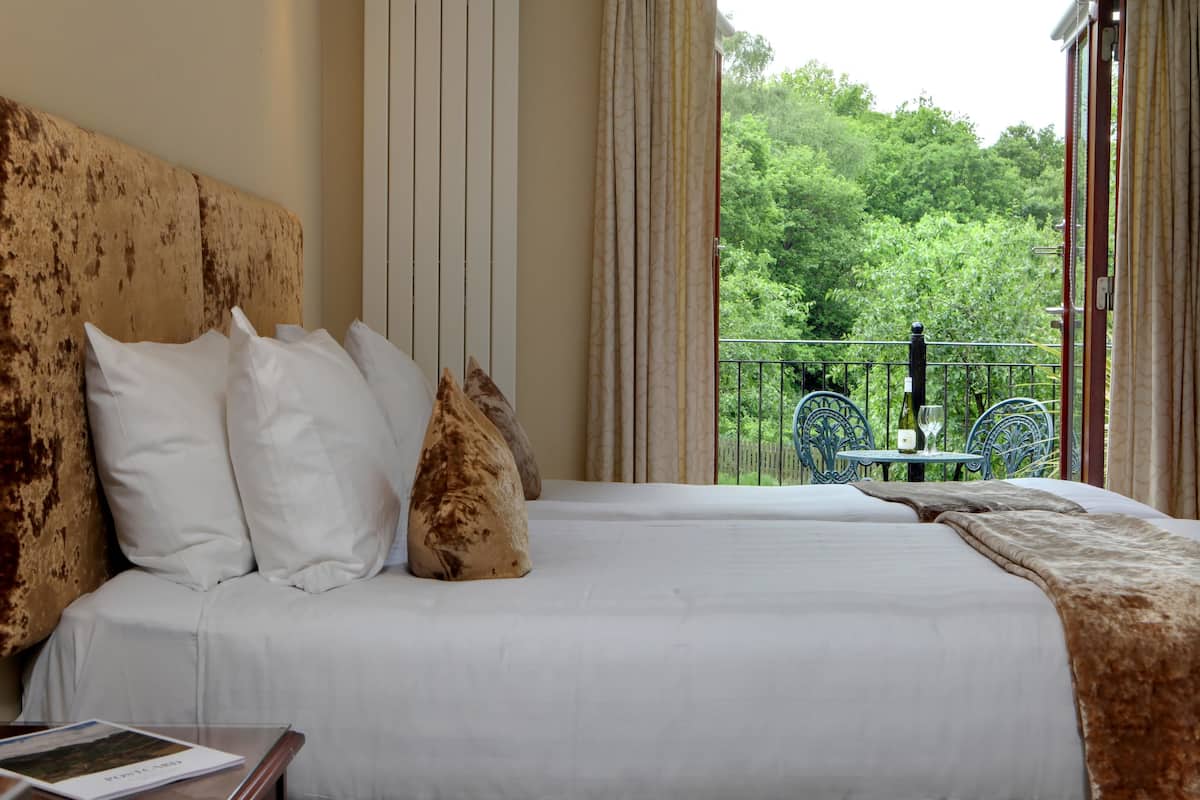 Executive kamer, 1 tweepersoonsbed, niet-roken, balkon (View) | Een kluis op de kamer, een bureau, verduisterende gordijnen