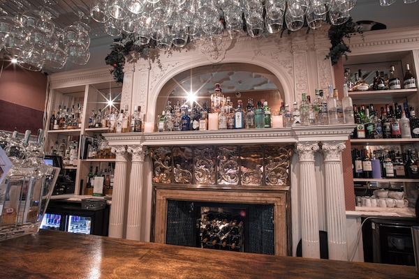 Bar (in der Unterkunft)