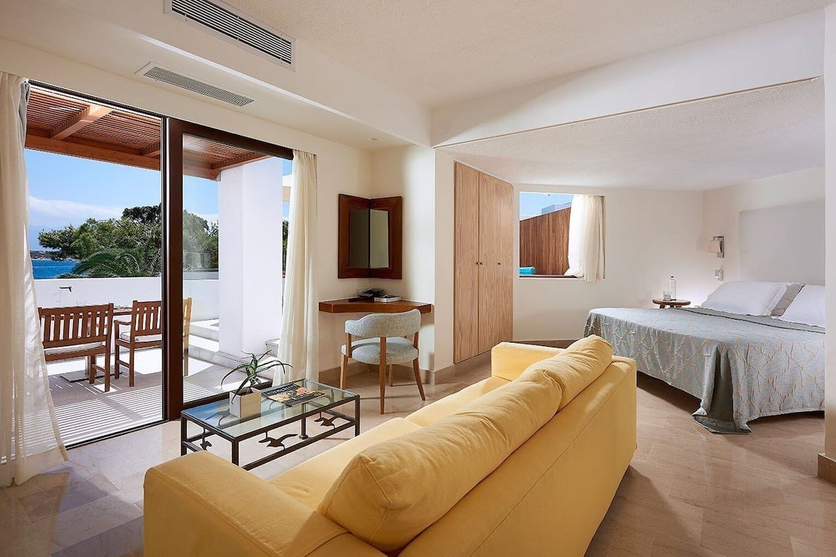 Junior Suite Outdoor Hot Tub Sea View