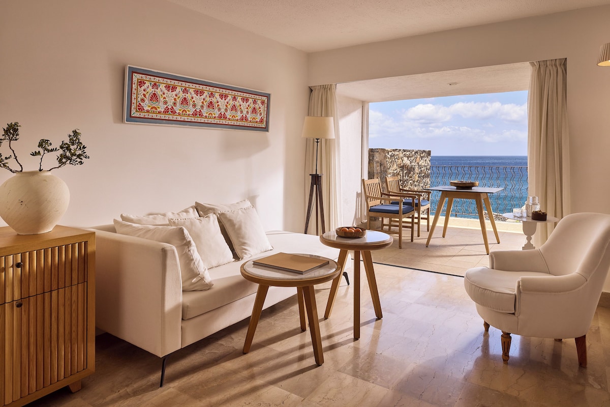 Club Suite Seafront View | Ropa de cama de alta calidad, edredones de plumas, minibar y caja fuerte