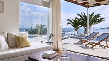 Club Suite Private Pool Seafront | Premium bedding, down duvets, minibar, in-room safe