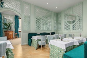 Daily buffet breakfast (EUR 17.95 per person)