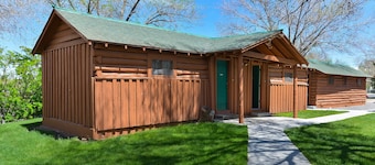Buffalo Bill Village Cabins