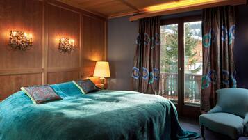 Egyptian cotton sheets, premium bedding, down comforters, pillowtop beds