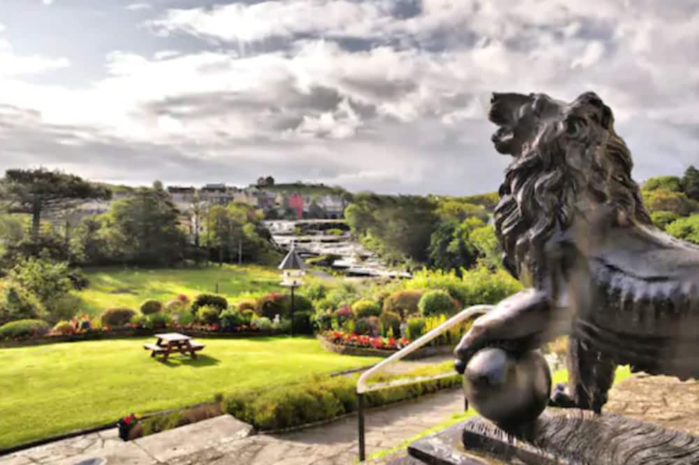 Falls Hotel & Spa