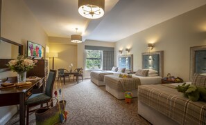Family Room, Multiple Beds