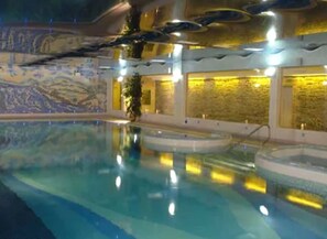 Indoor spa tub - Falls Hotel & Spa (Ennistimon)