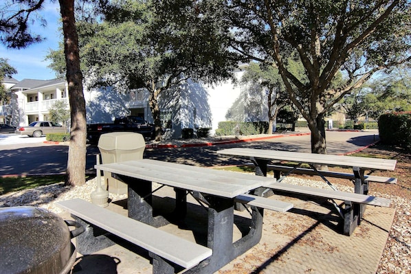 BBQ/picnic area