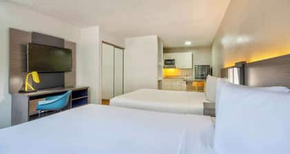 Studio 6 Austin, TX - Midtown