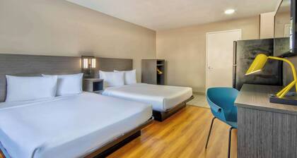 Studio 6 Austin, TX - Midtown