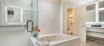 University Park Inn & Suites, an Ascend Collection Hotel