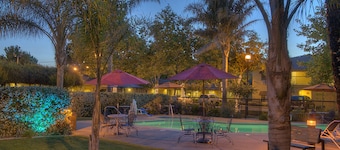 University Park Inn & Suites