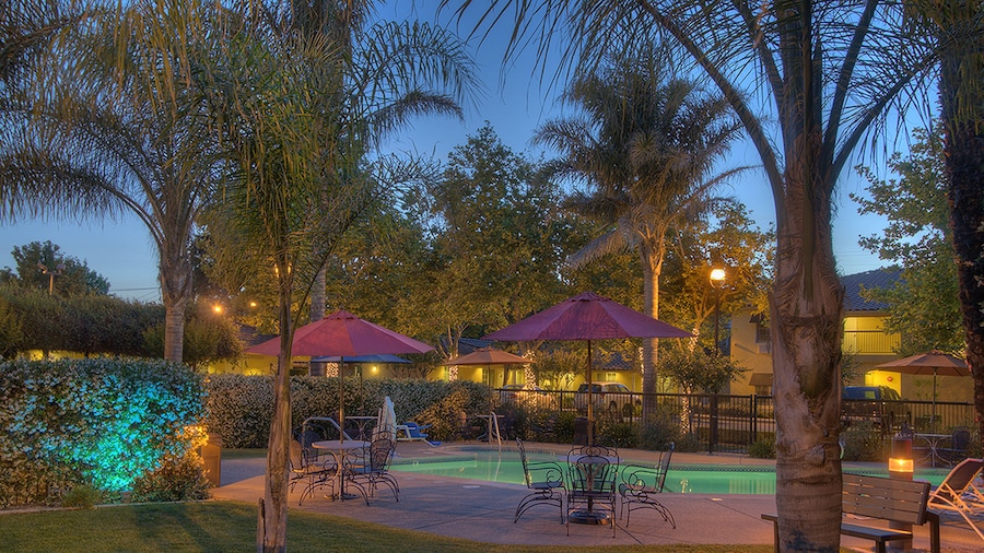 University Park Inn & Suites, an Ascend Collection Hotel