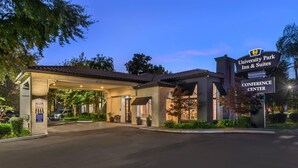 Exterior - University Park Inn & Suites, an Ascend Collection Hotel (Davis)
