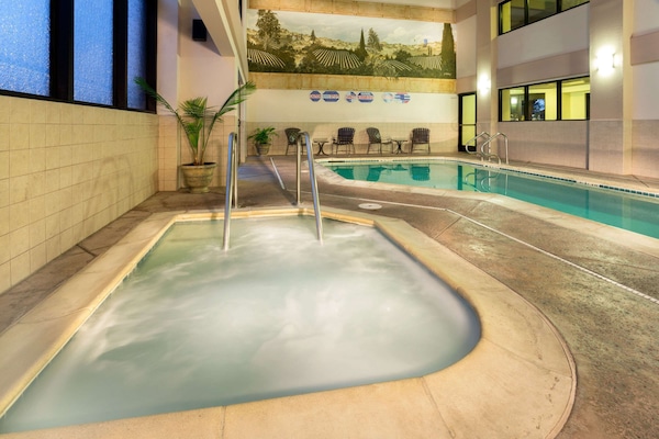 Indendørs pool