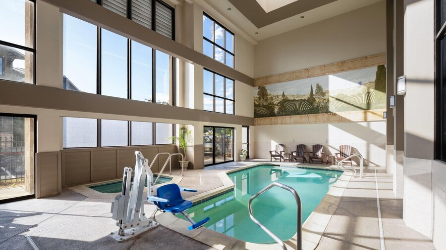 Hawthorn Suites by Wyndham Napa Valley