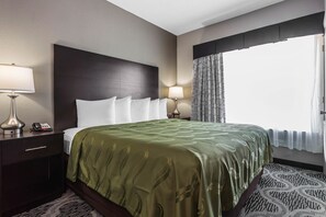 Desk, laptop workspace, blackout curtains, iron/ironing board - Quality Suites Pineville - Charlotte (Pineville)