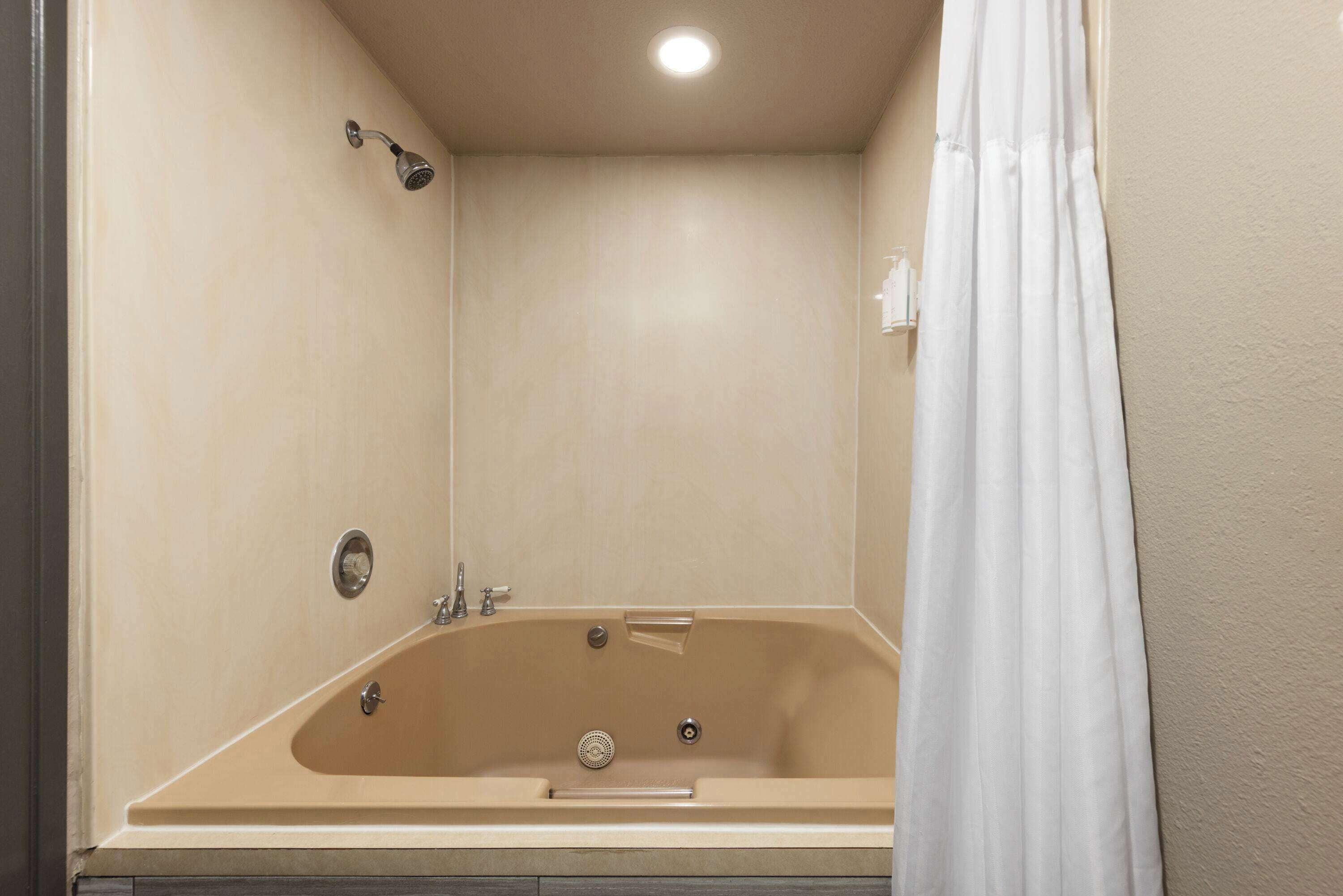Superior Room, 1 King Bed, Non Smoking | In-room safe, desk, laptop workspace, blackout curtains