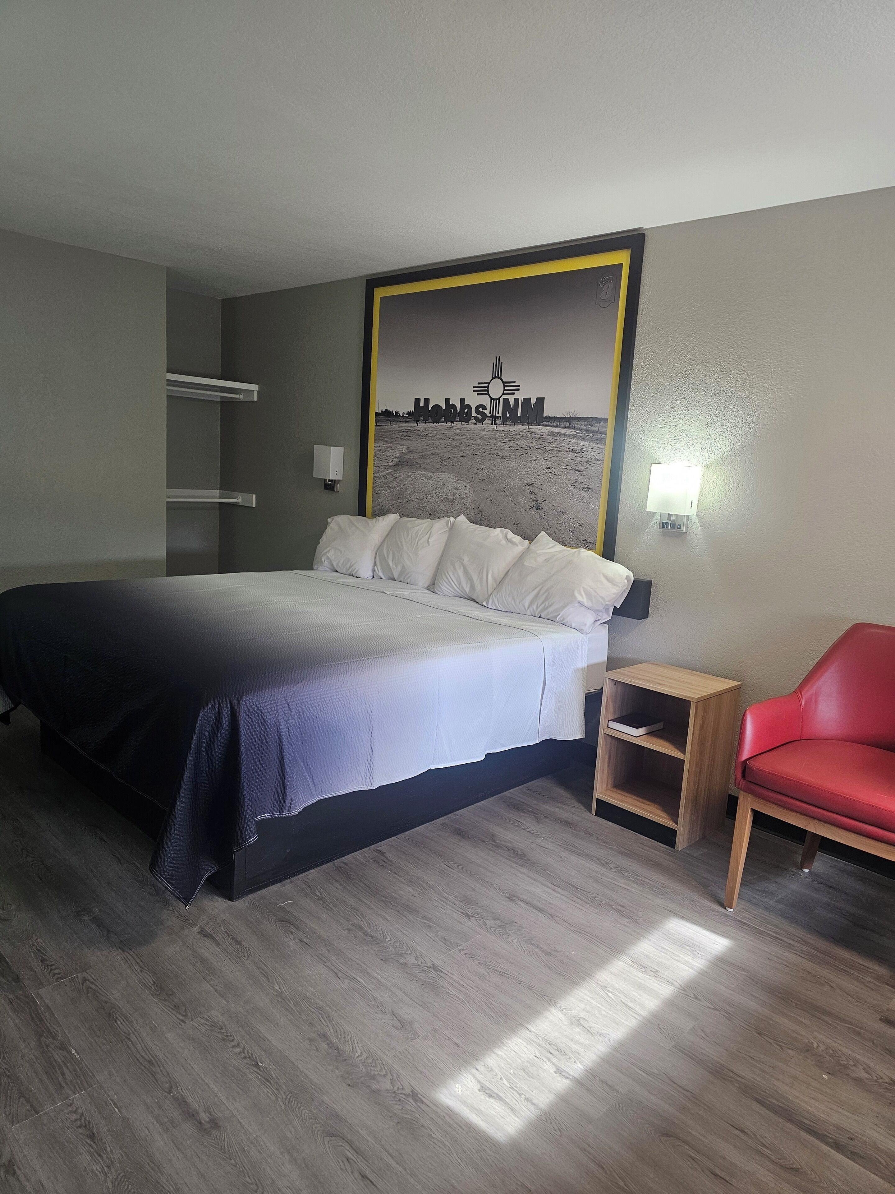 Blendingsgardiner, strykejern/-brett, wi-fi (inkludert) og sengetøy