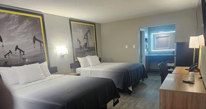 Super 8 by Wyndham Hobbs