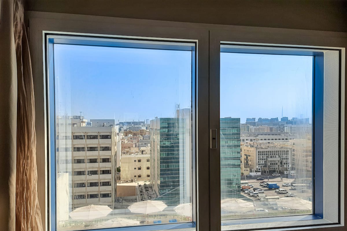 Sengetøy av topp kvalitet, senger med overmadrass og minibar