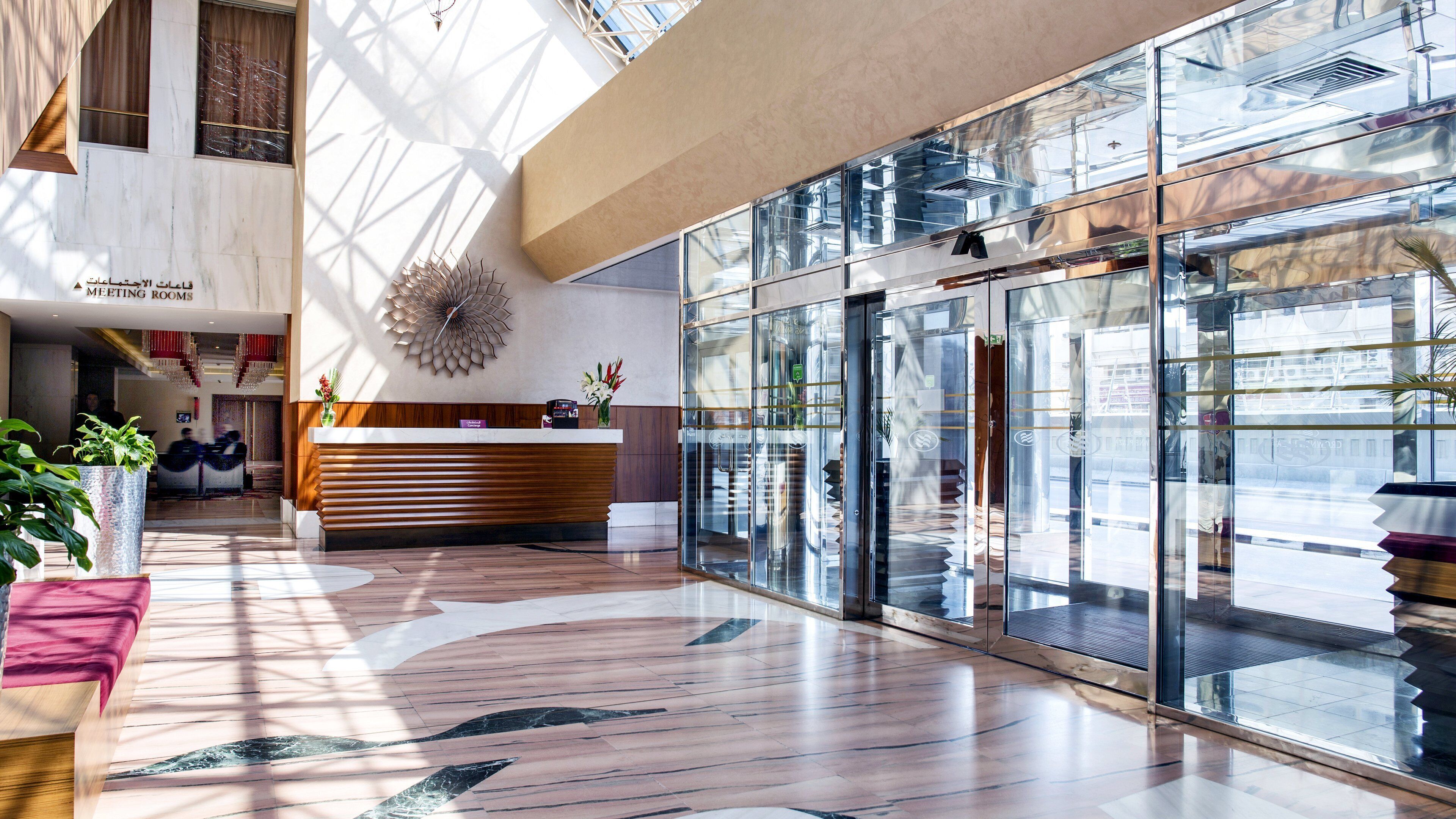 المنشأة من الخارج