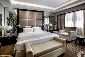 Premium bedding, pillowtop beds, minibar, in-room safe