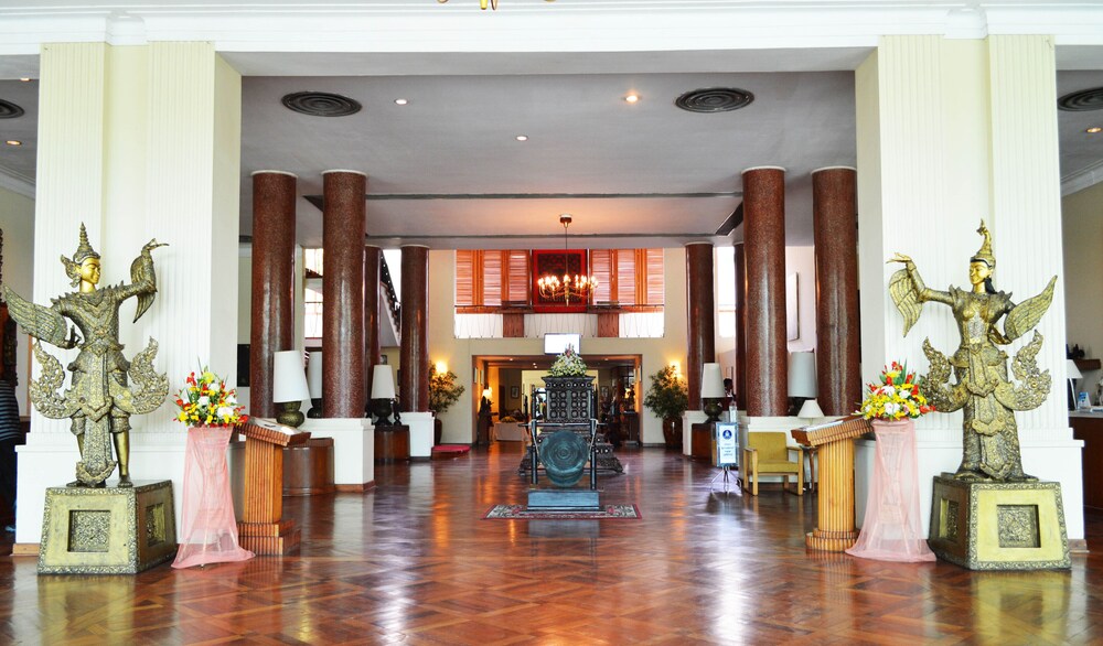 Inya Lake Hotel by null