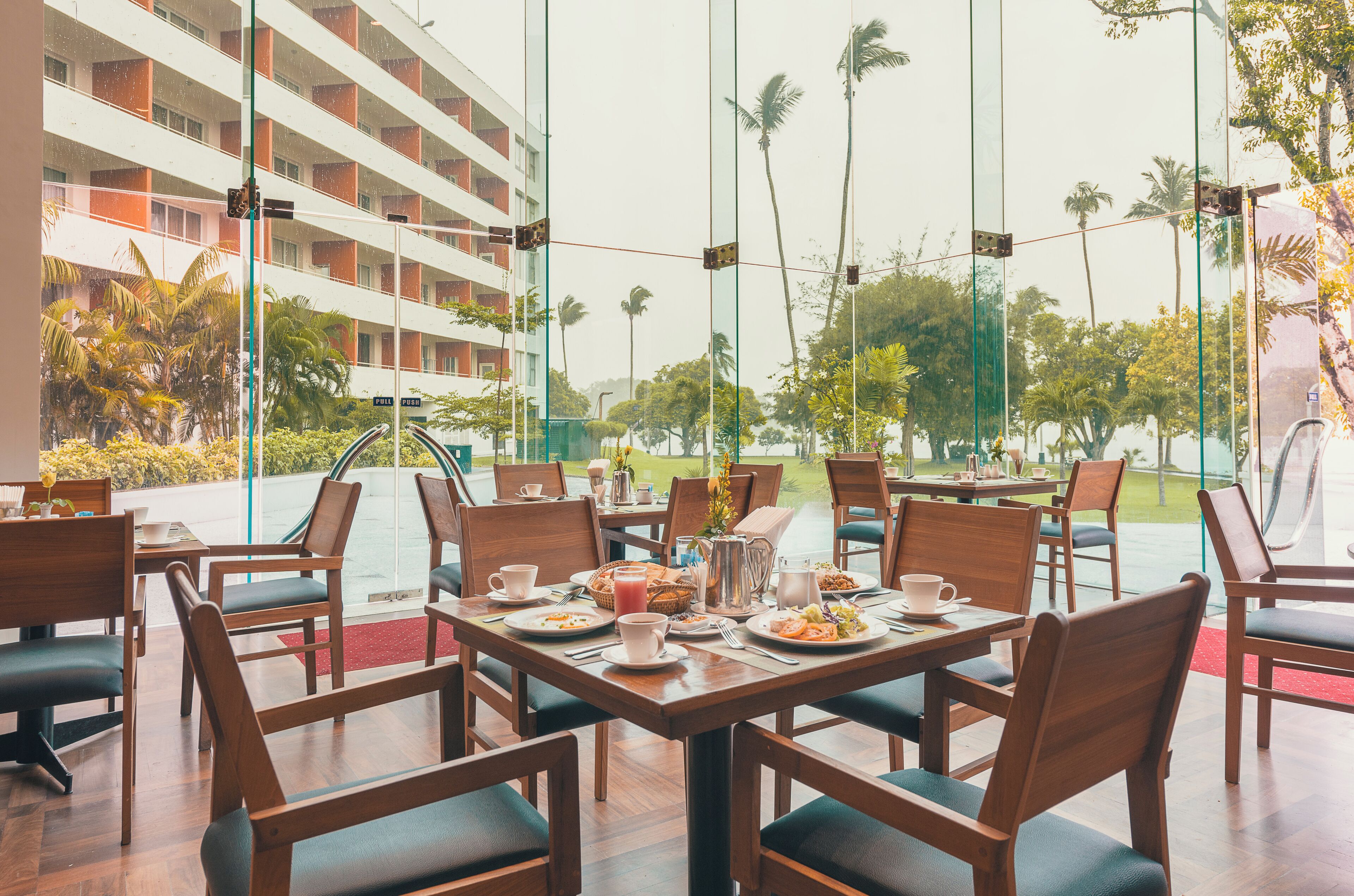 Breakfast, lunch, dinner served; international cuisine 