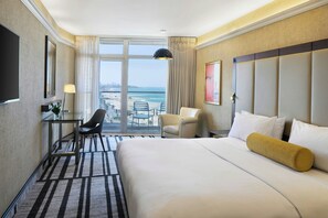 Deluxe Room, 1 Queen Bed, Sea View (Balcony)