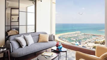 Club Suite, 1 Bedroom | Executive lounge