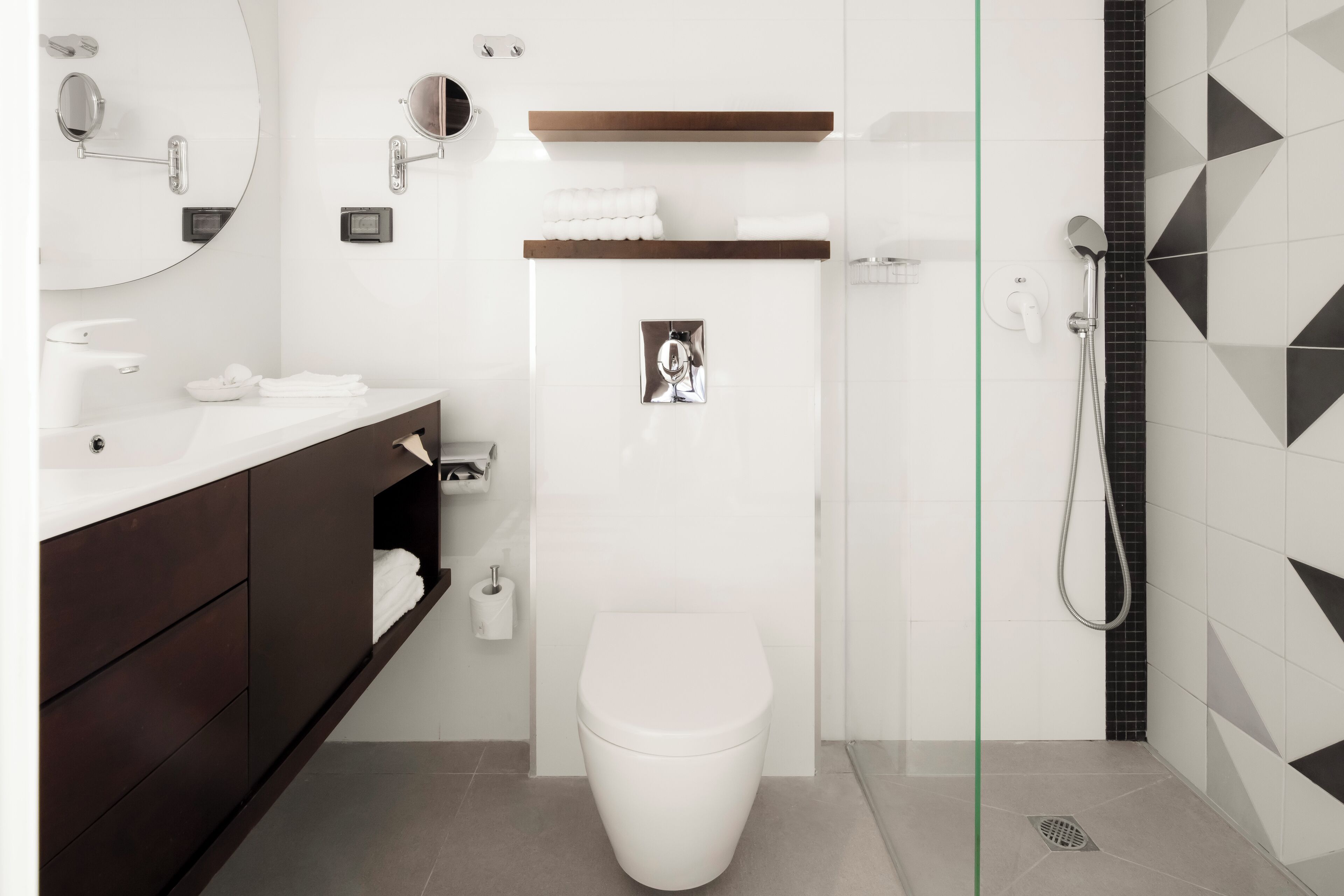 combined shower/bathtub, free toiletries, hair dryer, bathrobes