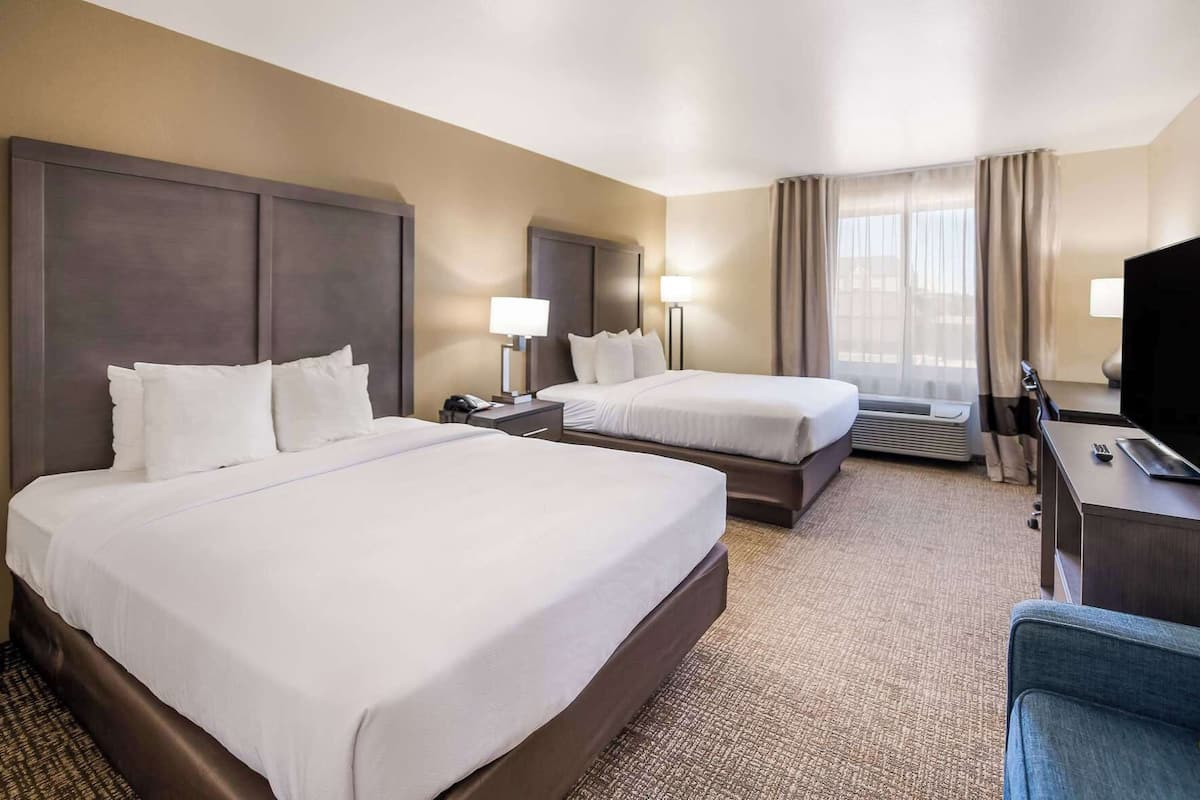 In-room safe, desk, laptop workspace, iron/ironing board