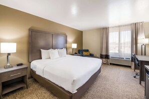 Standard Room, 1 King Bed, Non Smoking | In-room safe, desk, laptop workspace, iron/ironing board - Comfort Inn Bossier City Casino Area near Shreveport Downtown (Bossier City)