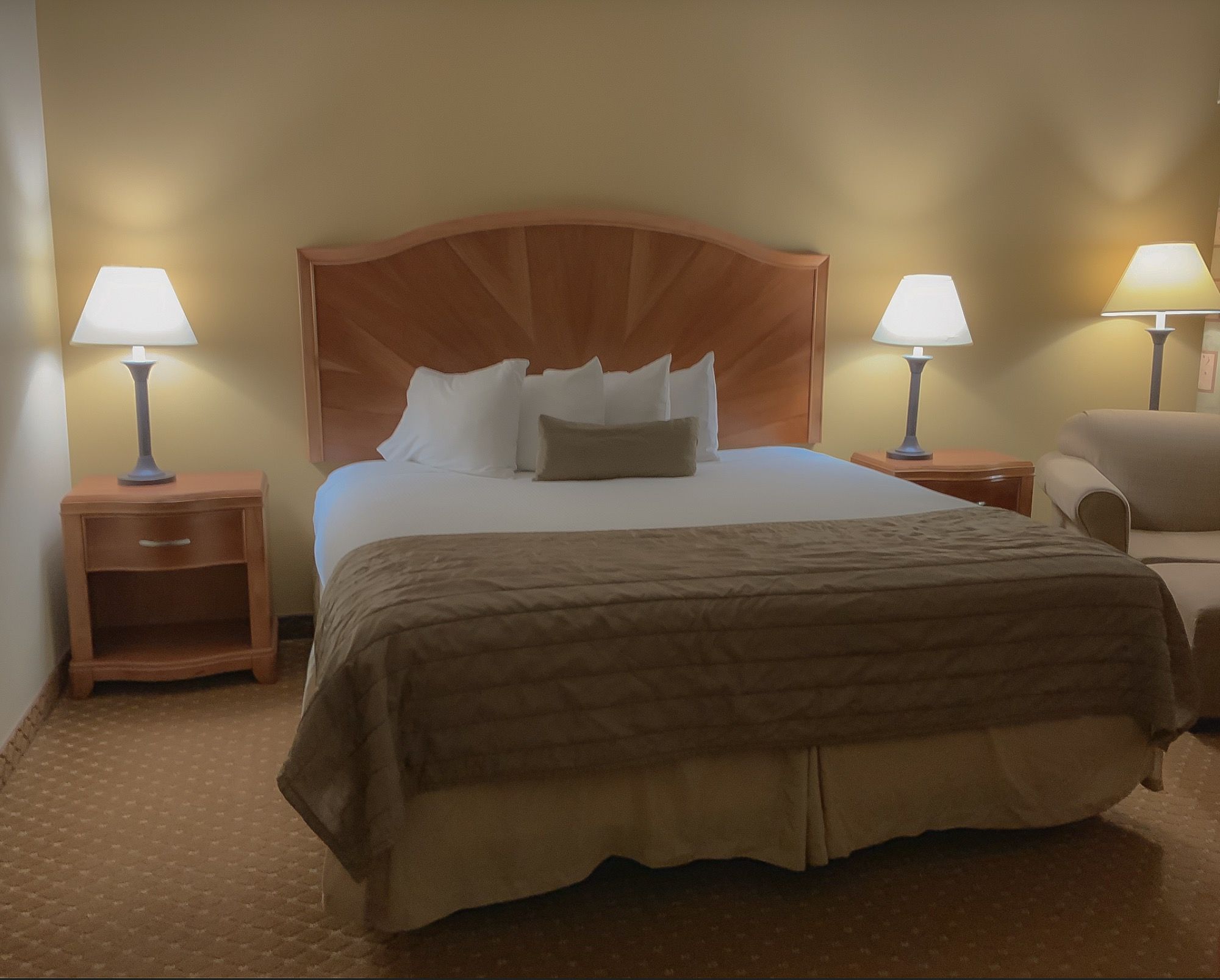 standard room, 1 king bed | pillow-top beds, desk, blackout curtains, iron/ironing board