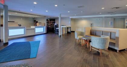 Holiday Inn Express W-I40/Whitebridge Road by IHG