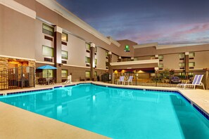 Outdoor pool - Holiday Inn Express W-I40/Whitebridge Road by IHG (Nashville)